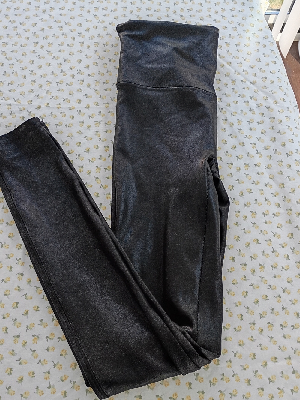 SPANX Leggings Faux Leather Women's Size Medium Black Shiny Goth Activewear